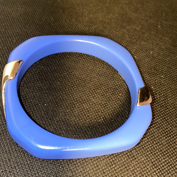 MONET BLUE PLASTIC BANGLE BRACELET VINTAGE - Picture 3 of 8
